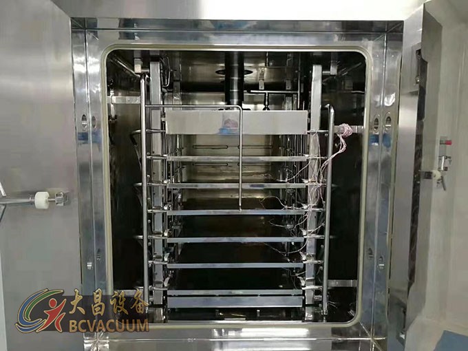 Pharmaceutical vacuum freeze dryer